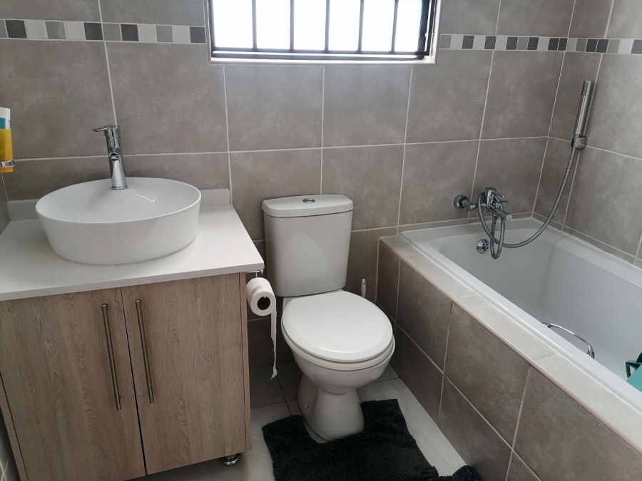 To Let 3 Bedroom Property for Rent in Bloemspruit Free State